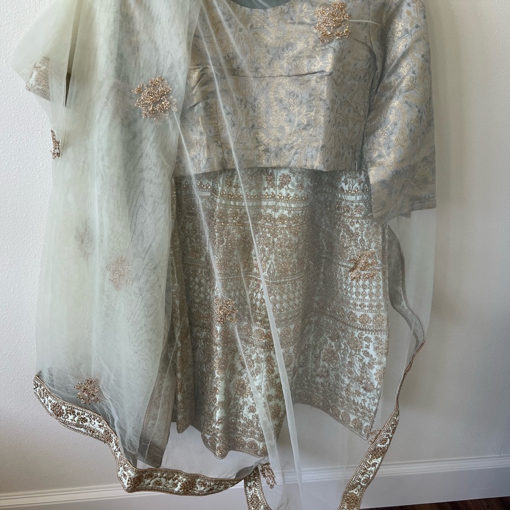 Lehenga 3 piece detailed work with zari and beads